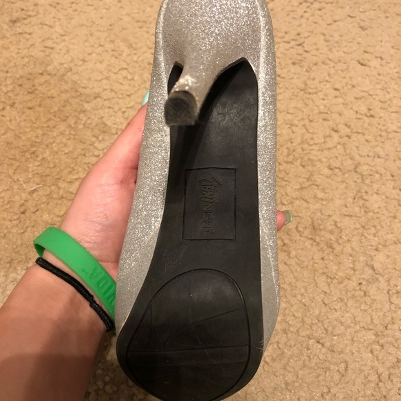 Heels - Picture 3 of 3